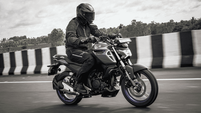 Ride Navi Mumbai’s open roads with ease and thrill