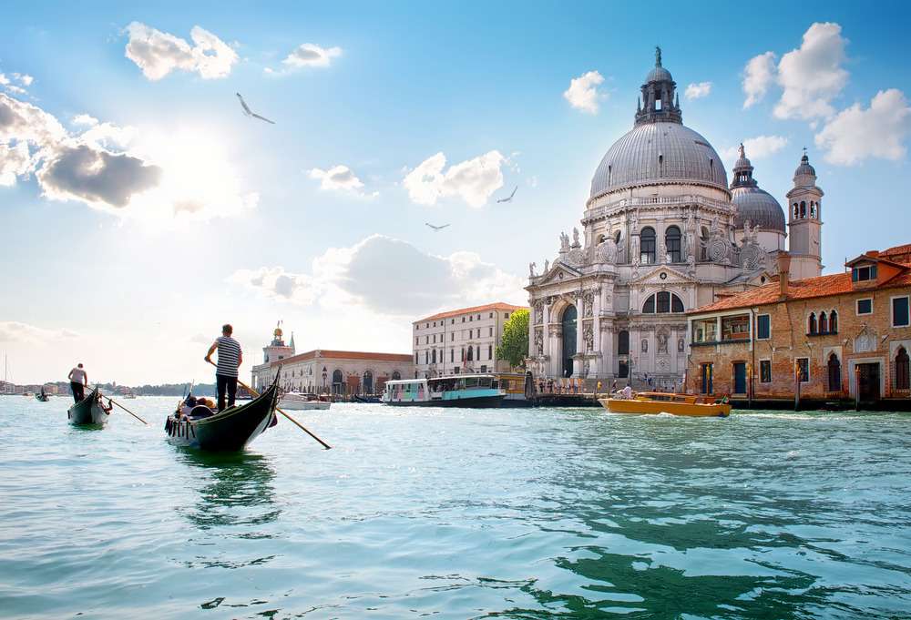  Mesmerizing Italy & Austria Honeymoon Package Image