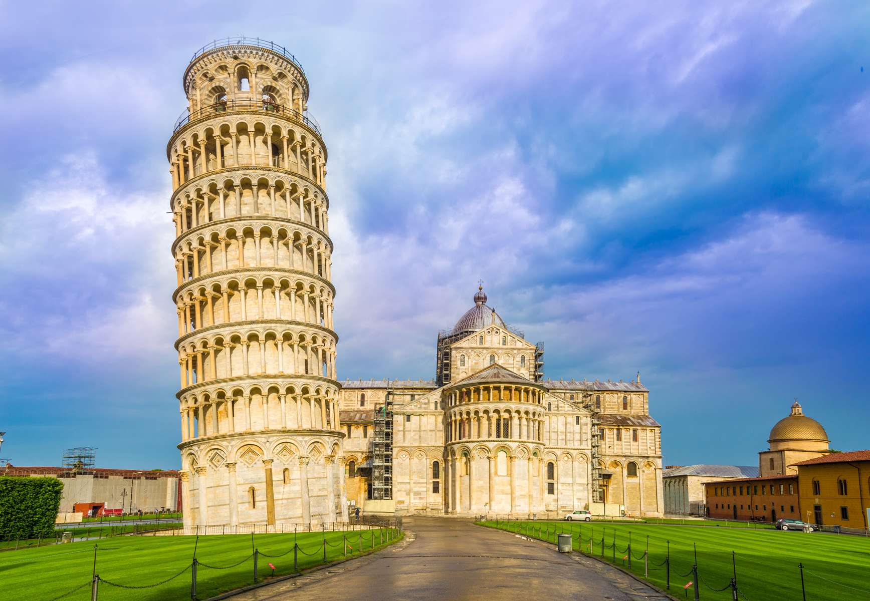 Leaning Tower of Pisa Image