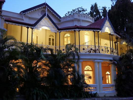 Candle Light Dinner In Pagoda At Taj Image