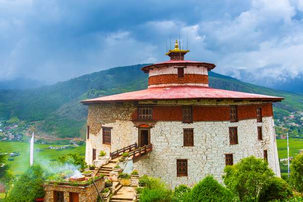 Bxpei4pni5rfut984y1gb6v0rknt ta%20dzong%20national%20museum%201