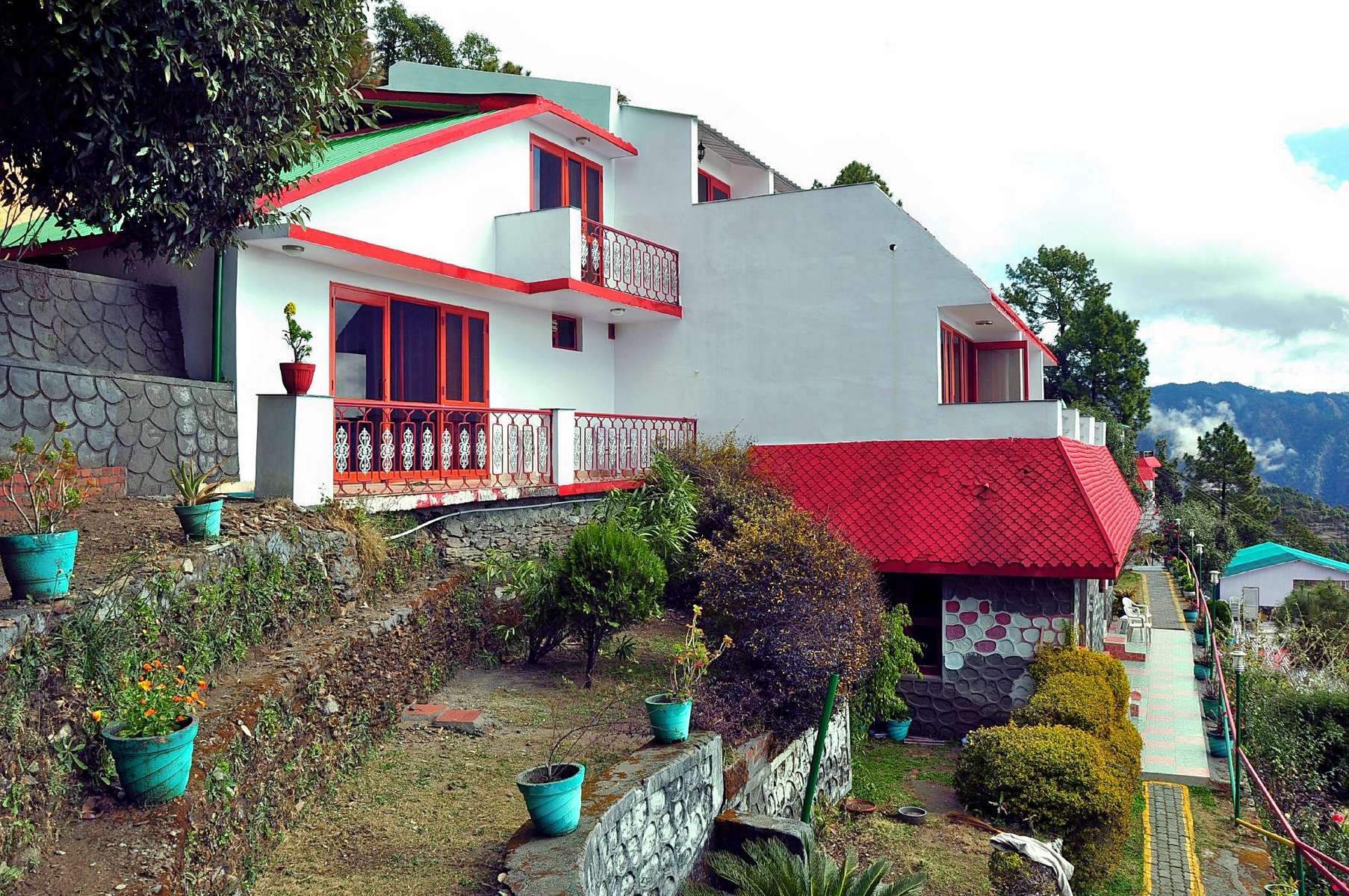 Blue Pine Resort Lansdowne Image