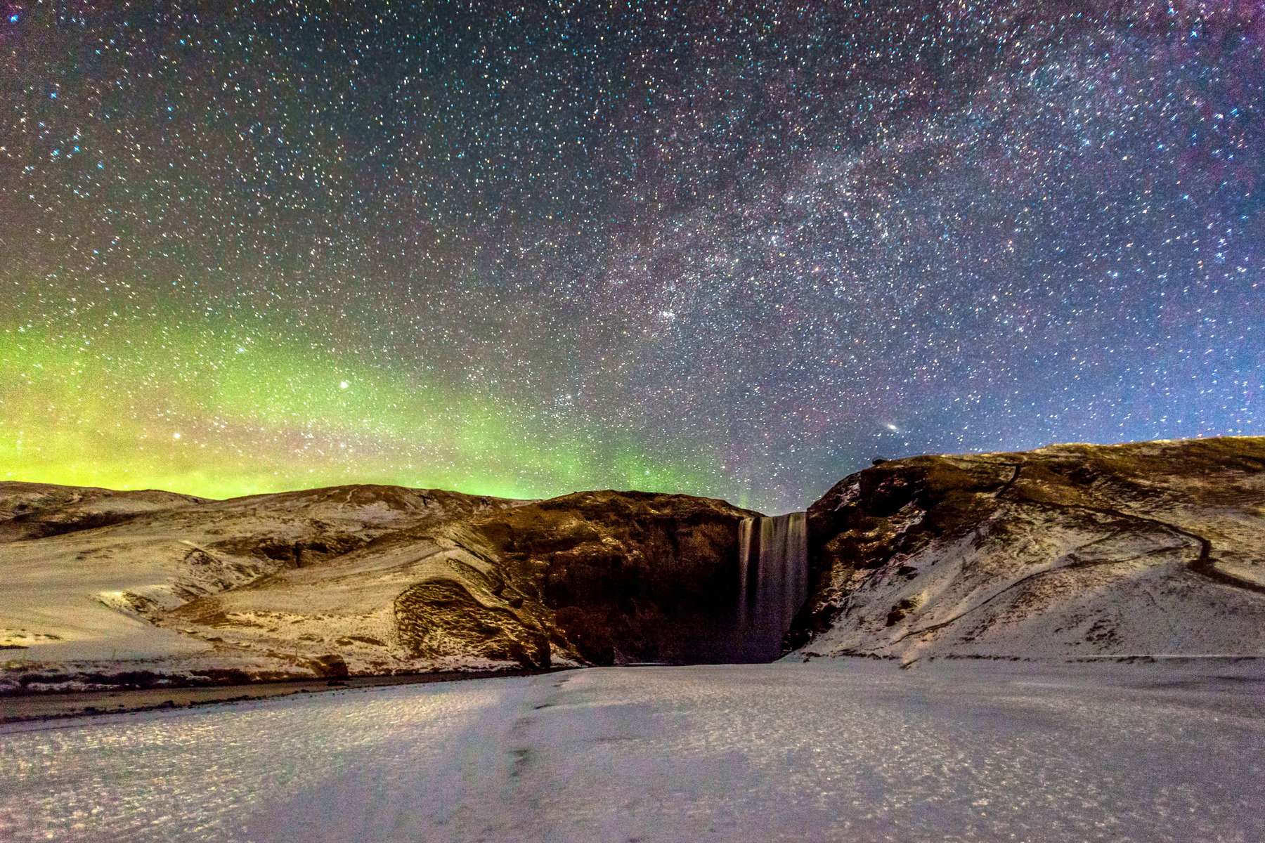 Self Drive Trip To Iceland 14 Days 2021 | Flat 18% Off Image