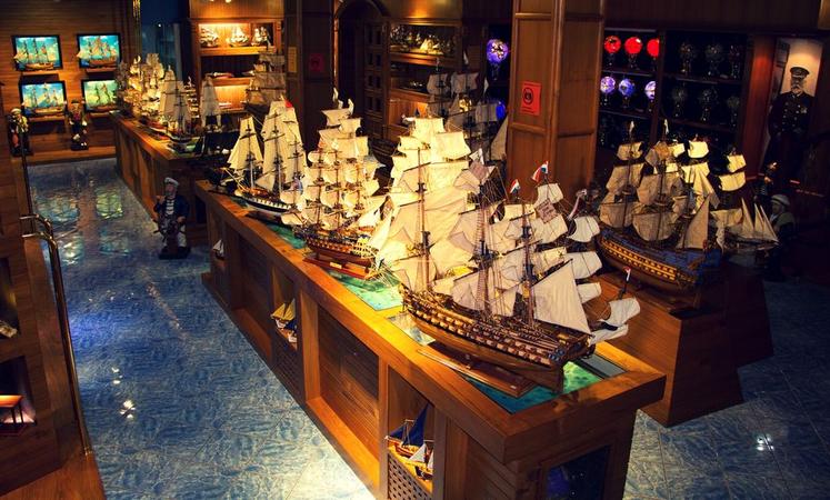 Le Port Ship Model Factory and Showroom