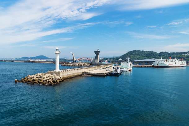 The famous Wavebreak island.