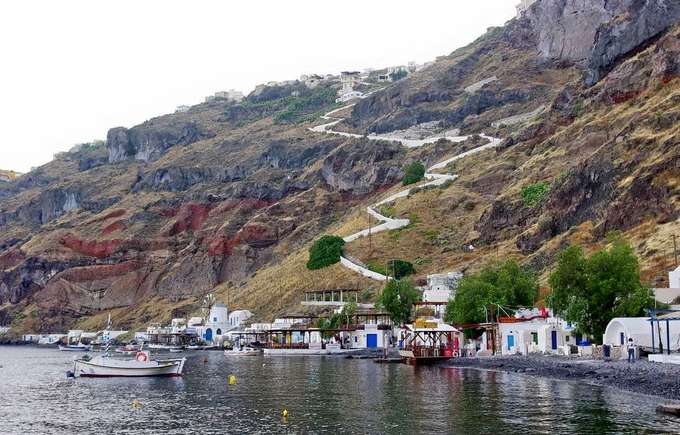 Santorini Volcano Tour With Hot Springs and Thirassia Cruise