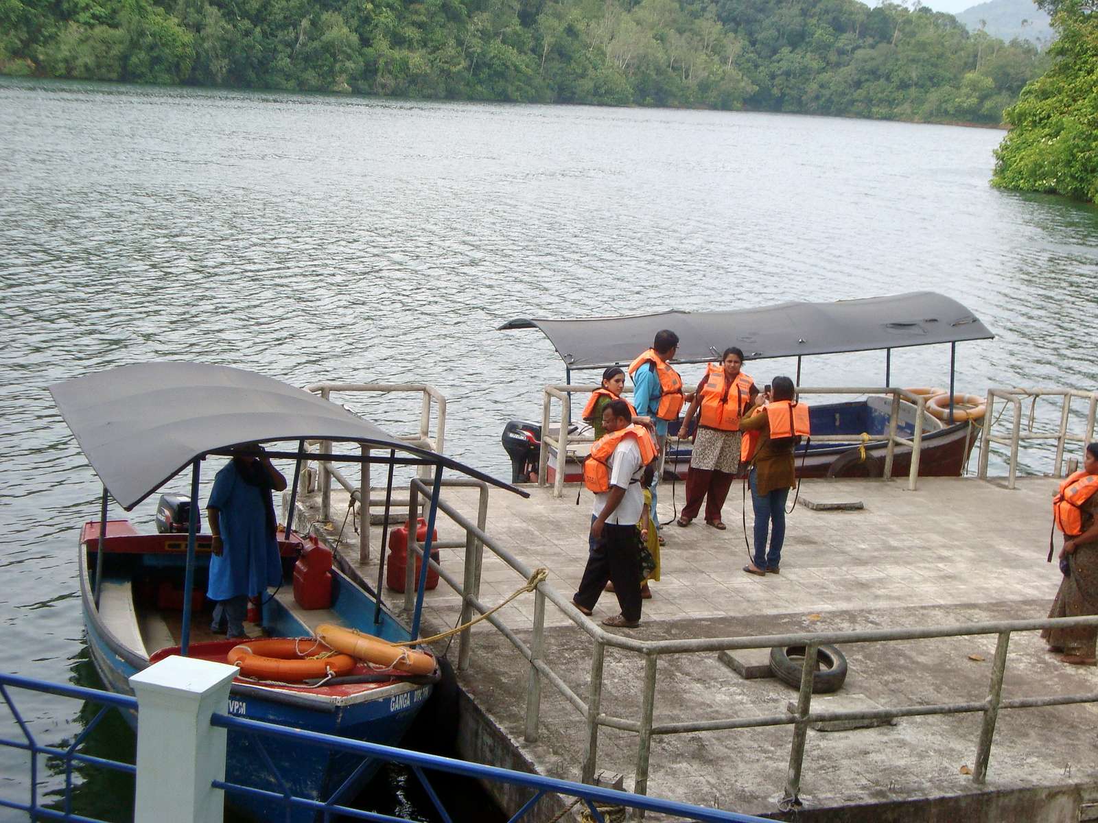Neyyar Dam Boating Image