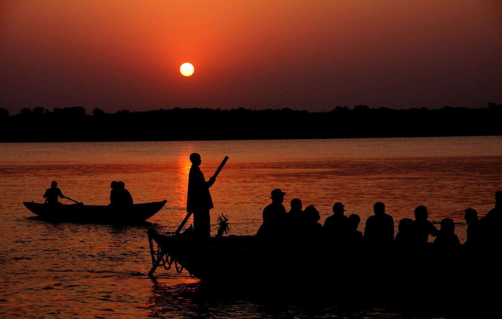 Embark on this amazing tour to Varanasi in the early morning