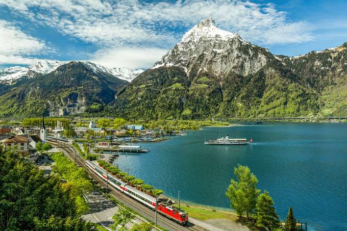 Soak-in the beauty of Switzerland, from snow-capped Alps to crystal-clear lakes