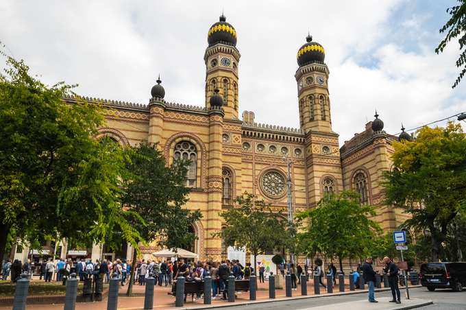Visit the largest synagogue in Europe