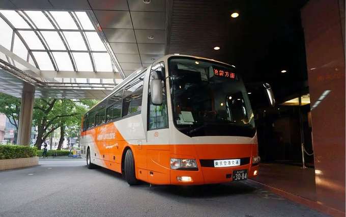 Pre-book the bus tickets and enjoy convenient transfers between various stations of Japan