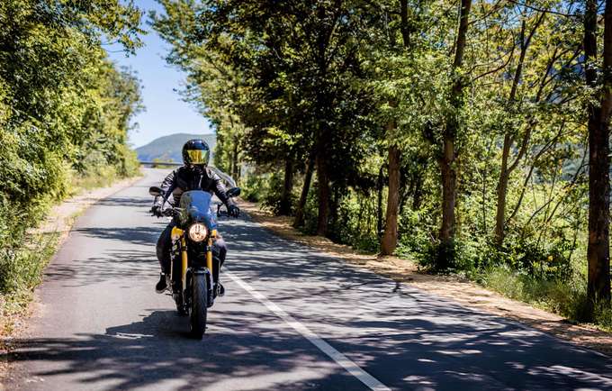 Ride through Kochi's road on your comfortable rental bike