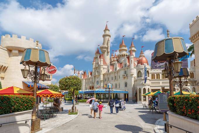 Tourists at Universal Studios, Singapore