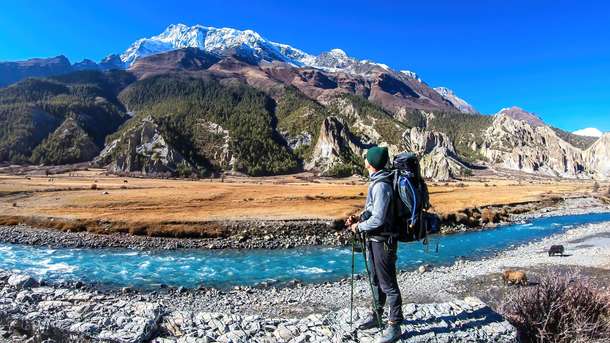 Trekking to Beas Kund