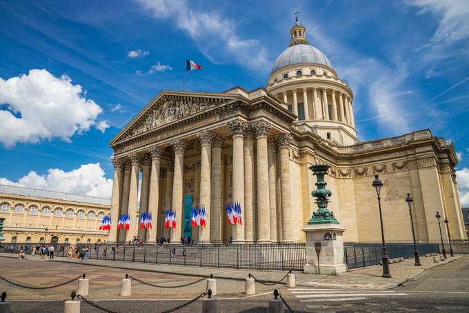 Visit the burial place of French VIPs