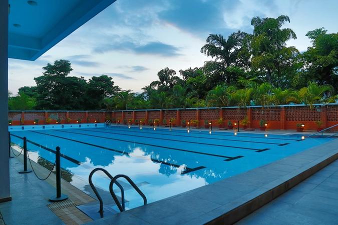 Dtna01y09cjgp98s1yjkcaeefta9 1584791840 swimming pool day view