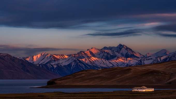 Tso Moriri lake in Changthang region of Ladakh is one of the most beautiful, calm and sacred high altitude lakes in India, where you will get to see very rare species of birds and animals.