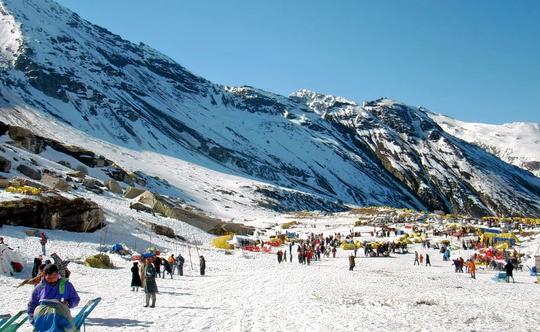 Romantic Retreat | Manali Getaway For Couple Image