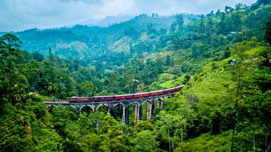 Bambarakanda Falls Hike Image
