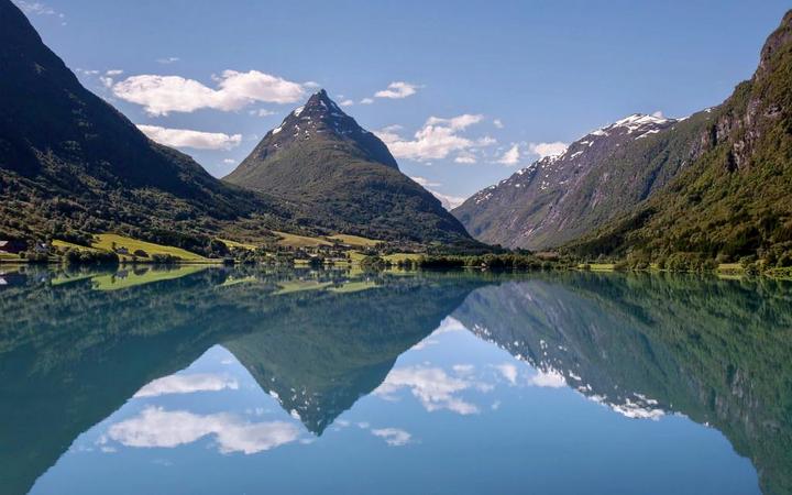  Jostedalsbreen National Park