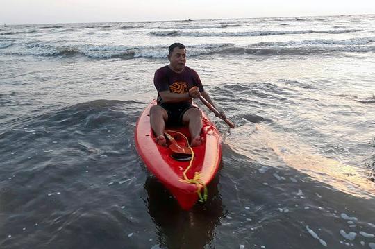 Kayaking In Mumbai Image