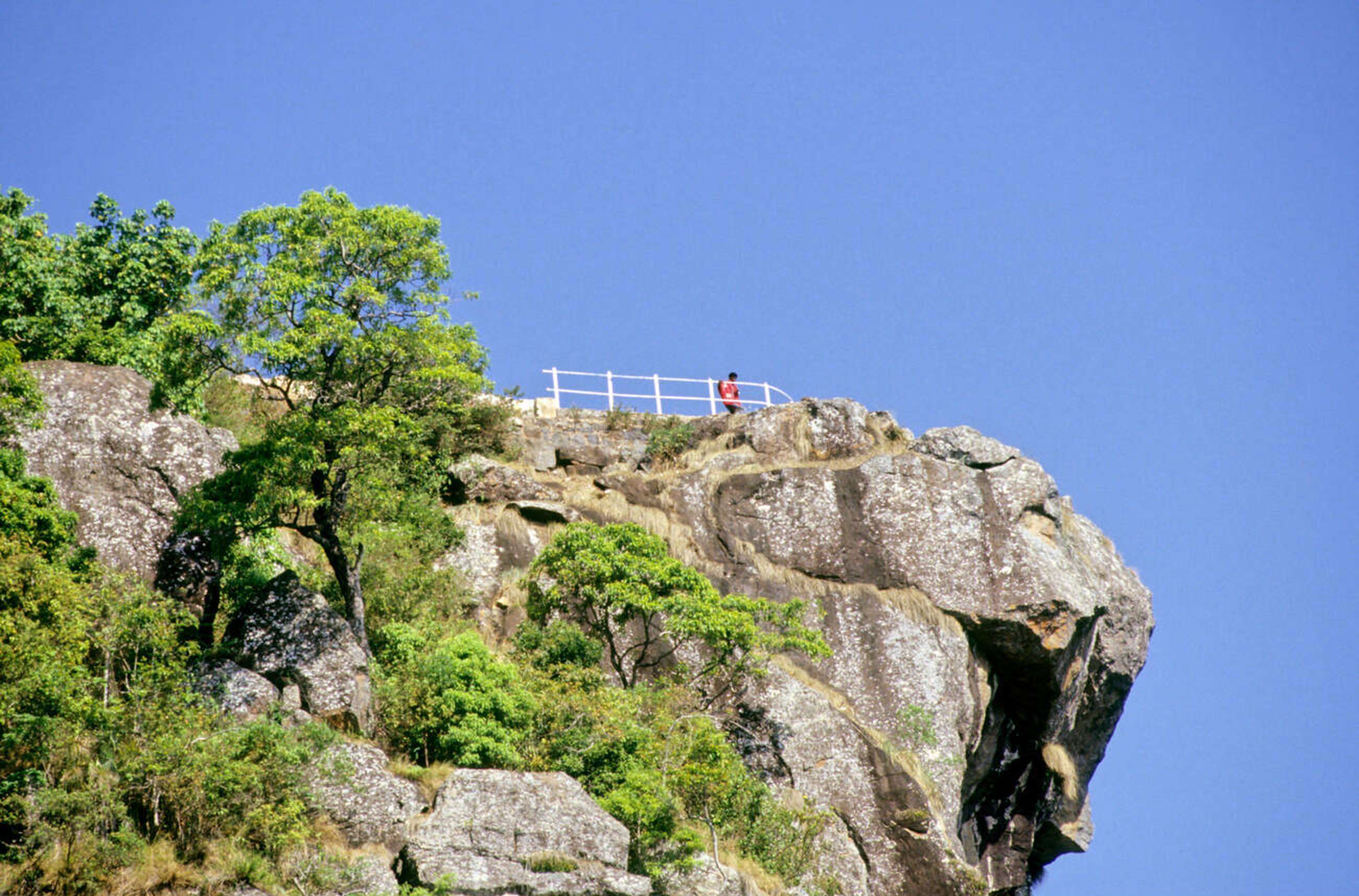 Marvel at the panoramic scenery from Dolphin’s Nose Viewpoint