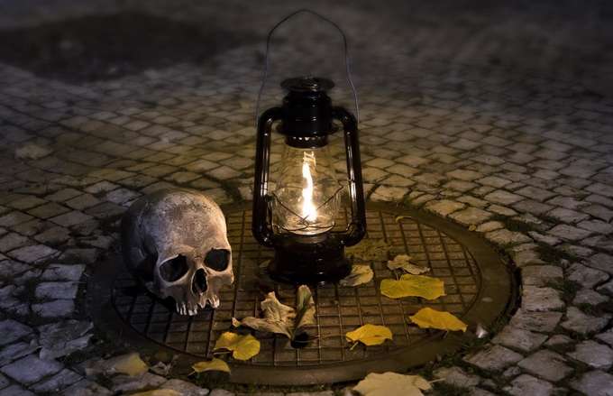 Join this amazing Ghost tour in Prague