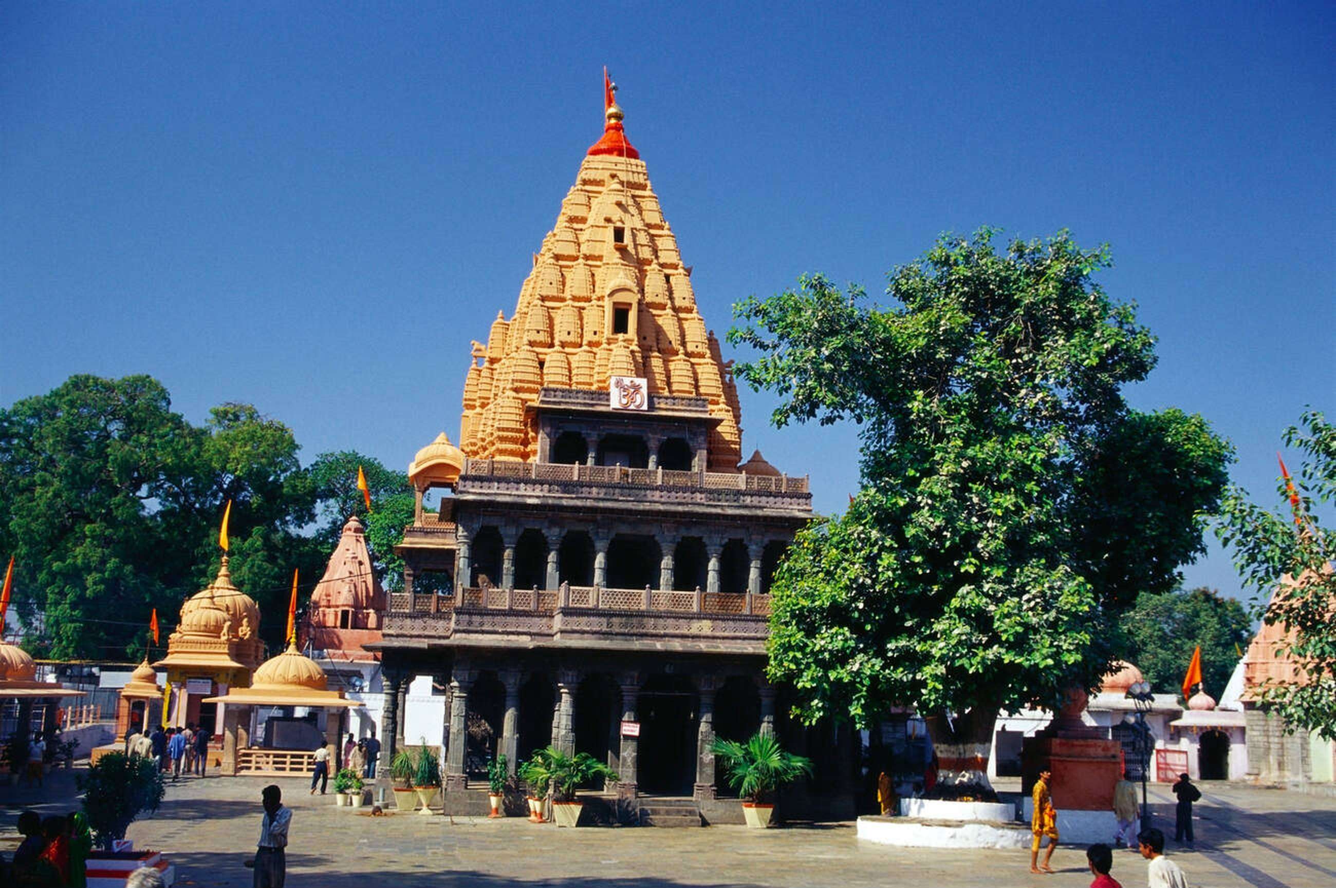 Explore Mahakaleshwar Temple & more on a 10-hour Ujjain tour