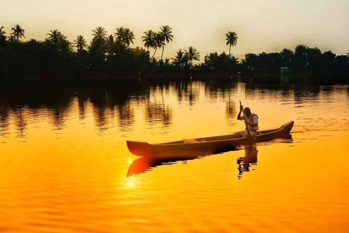Sunset Canoeing With Village Experience in Kumarakom, Kerala