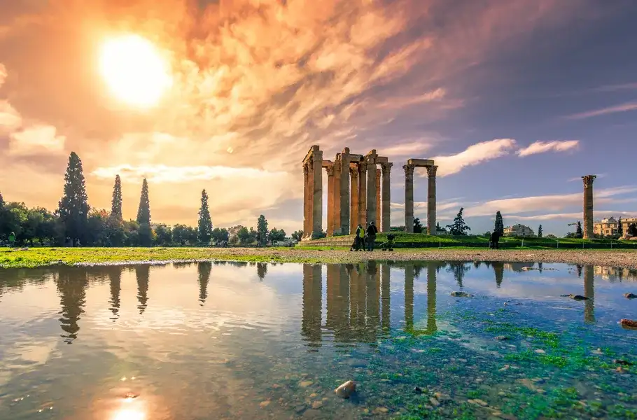 Get mesmerized by the views of a temple, dedicated to the Kings of Olympian Gods Zeus