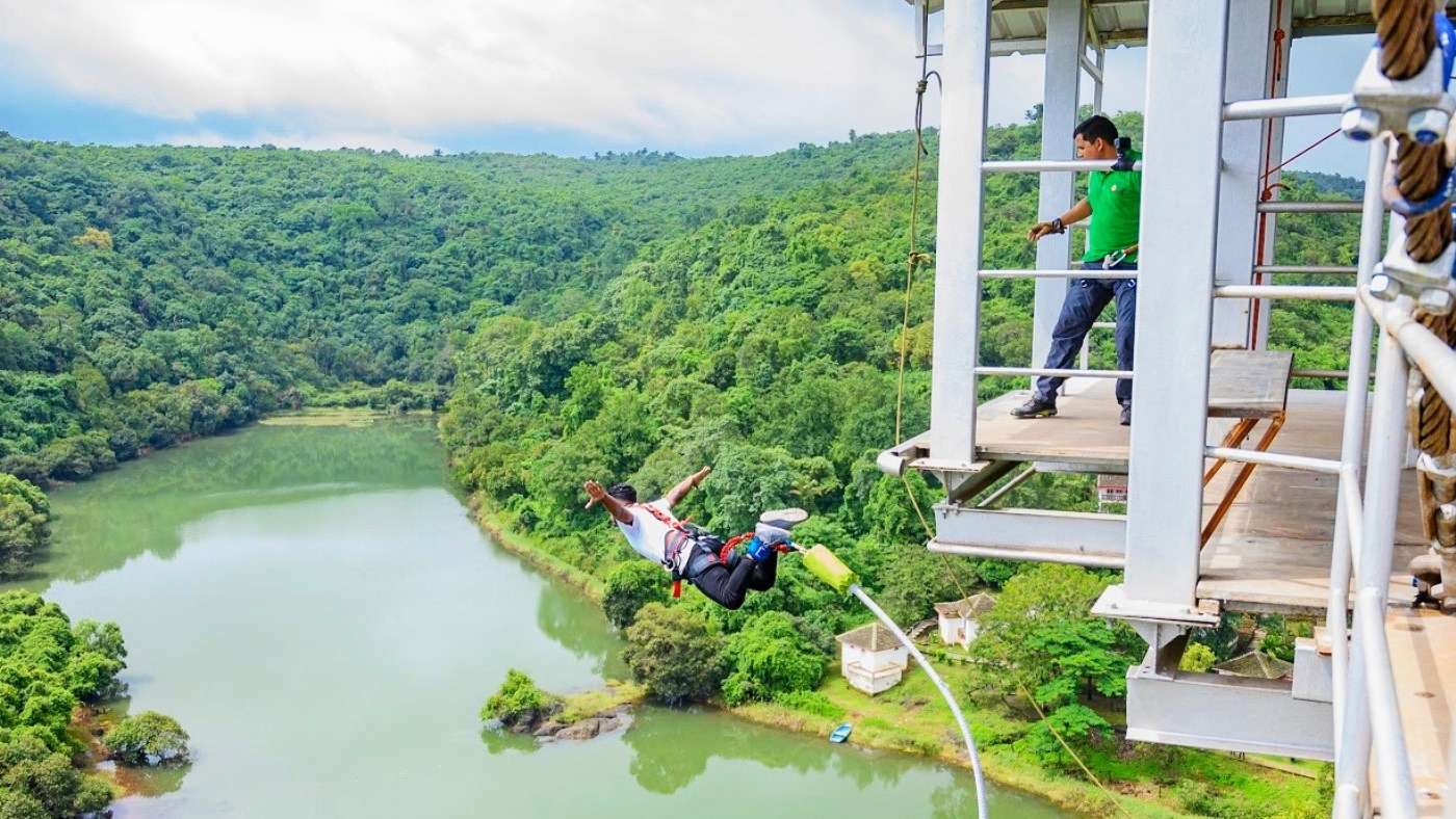 Bungee Jumping in Goa Image