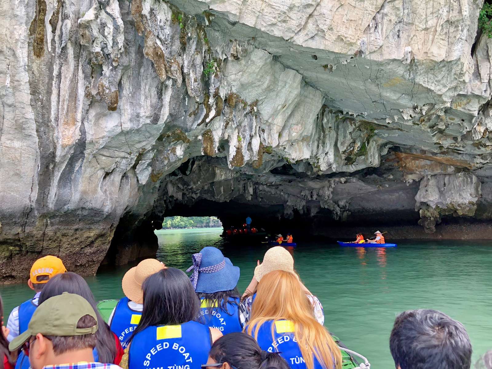 Luon Cave and Titop Island Full Day Tour in Halong Bay Image