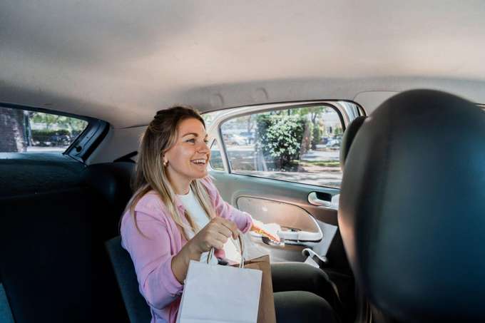 Step out of the Lucknow Airport and into your pre-booked private cab