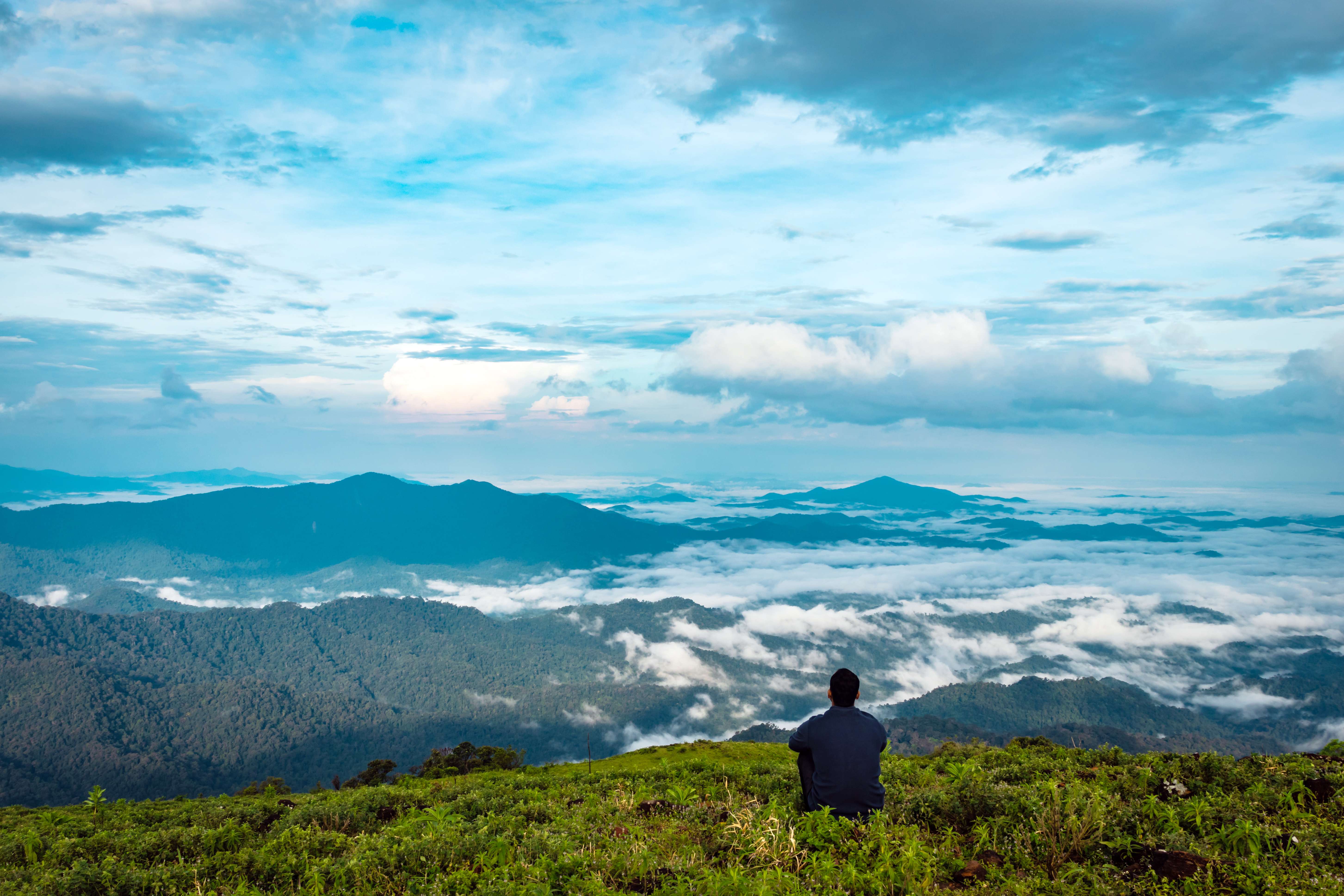 Mist covering mountains of Ooty
