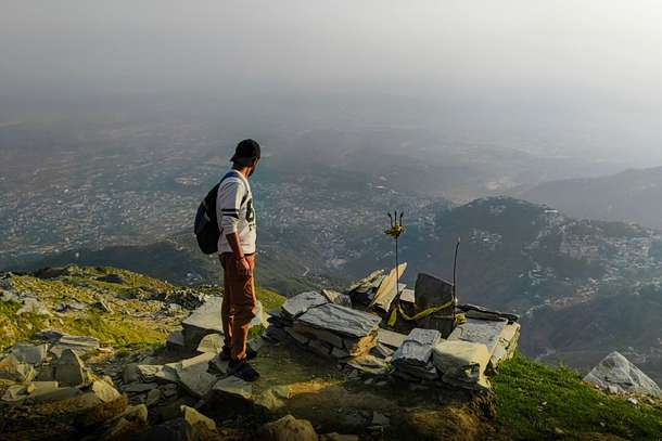 Fvgdbocjwvbkfycyh8dehwjhips3 triund%20trek%201