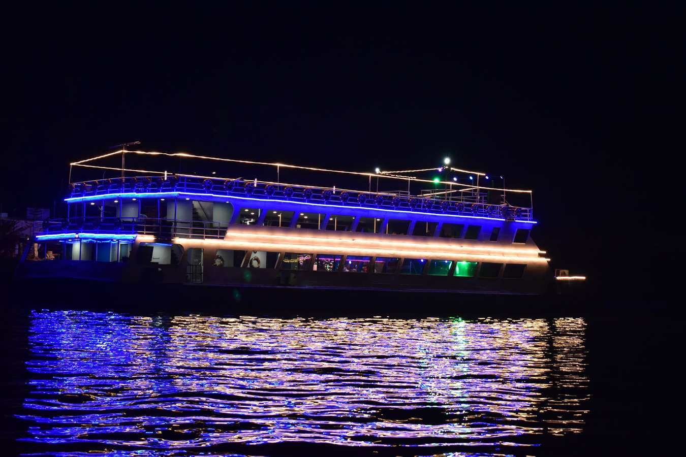 Enjoy a Mandovi River Cruise experience in Goa