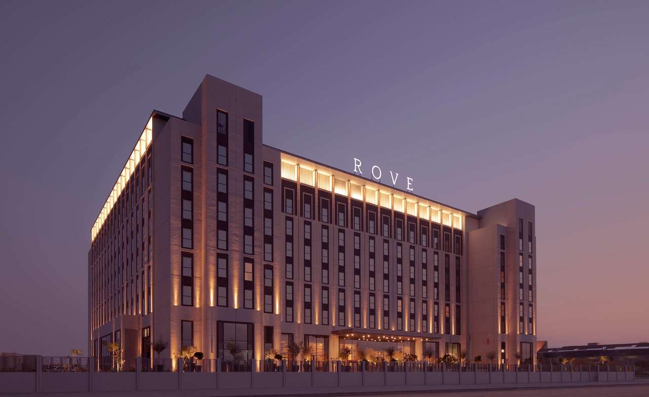Stay in a luxurious hotel of Dubai- Rove at the Park