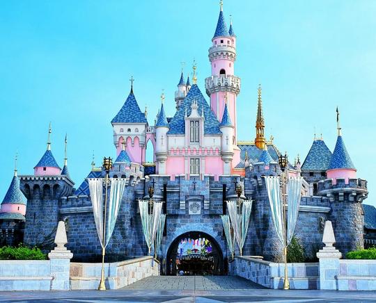 Los Angeles to Disneyland Shuttle Image