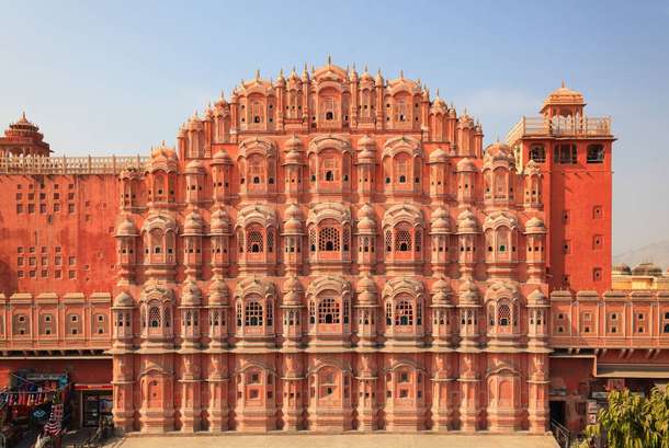 Experience Jaipur’s charm on an 8-hour tour featuring the iconic Hawa Mahal façade