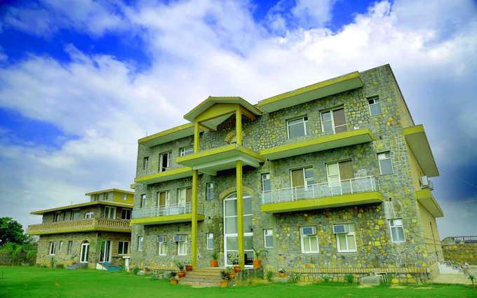 Keplers Club Resort Manesar Day Outing