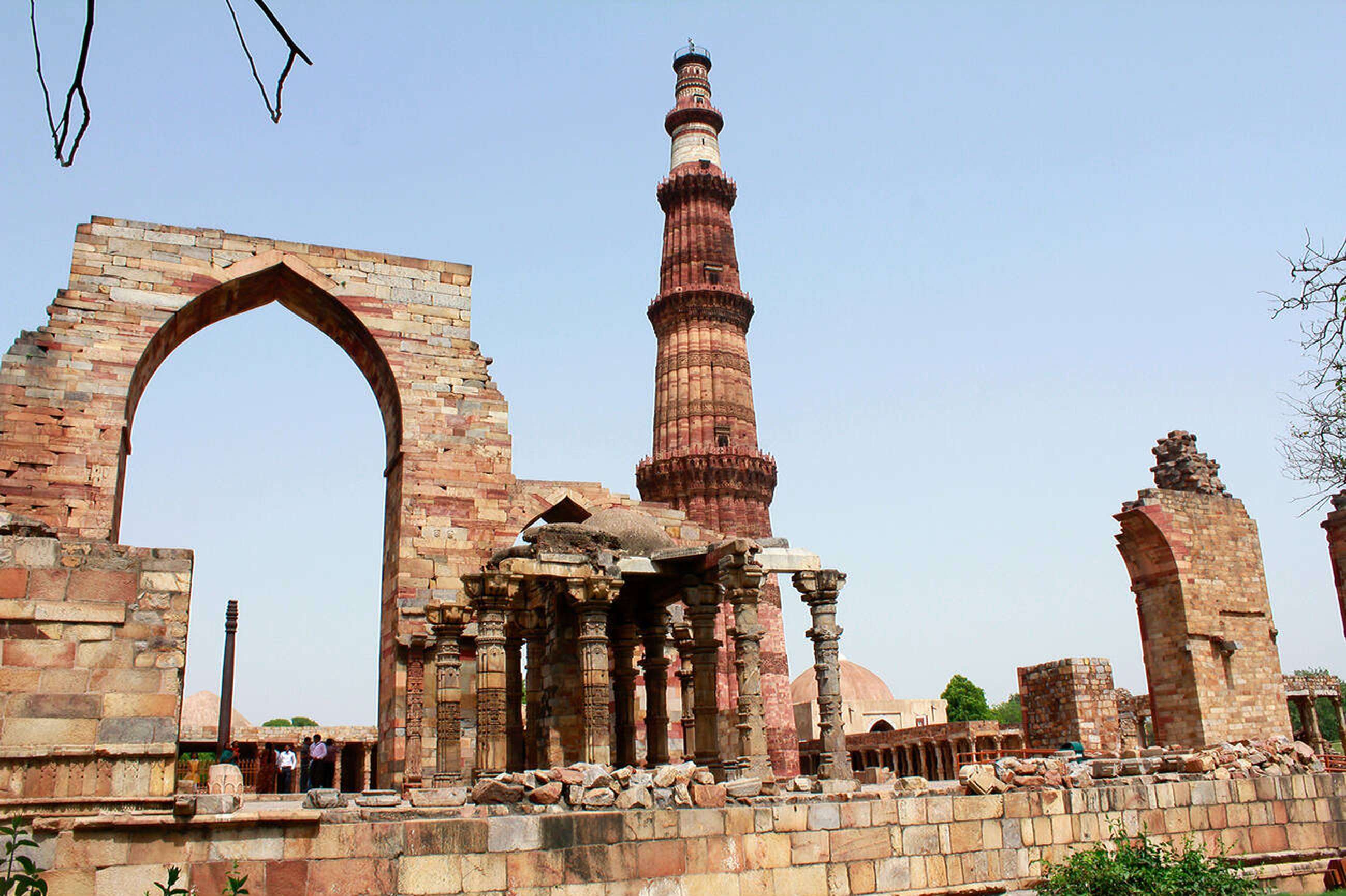 Admire the stunning architecture of Qutub Minar up close