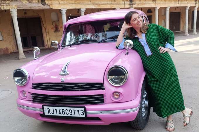 Explore Jaipur’s royal gems in style with a vintage car tour