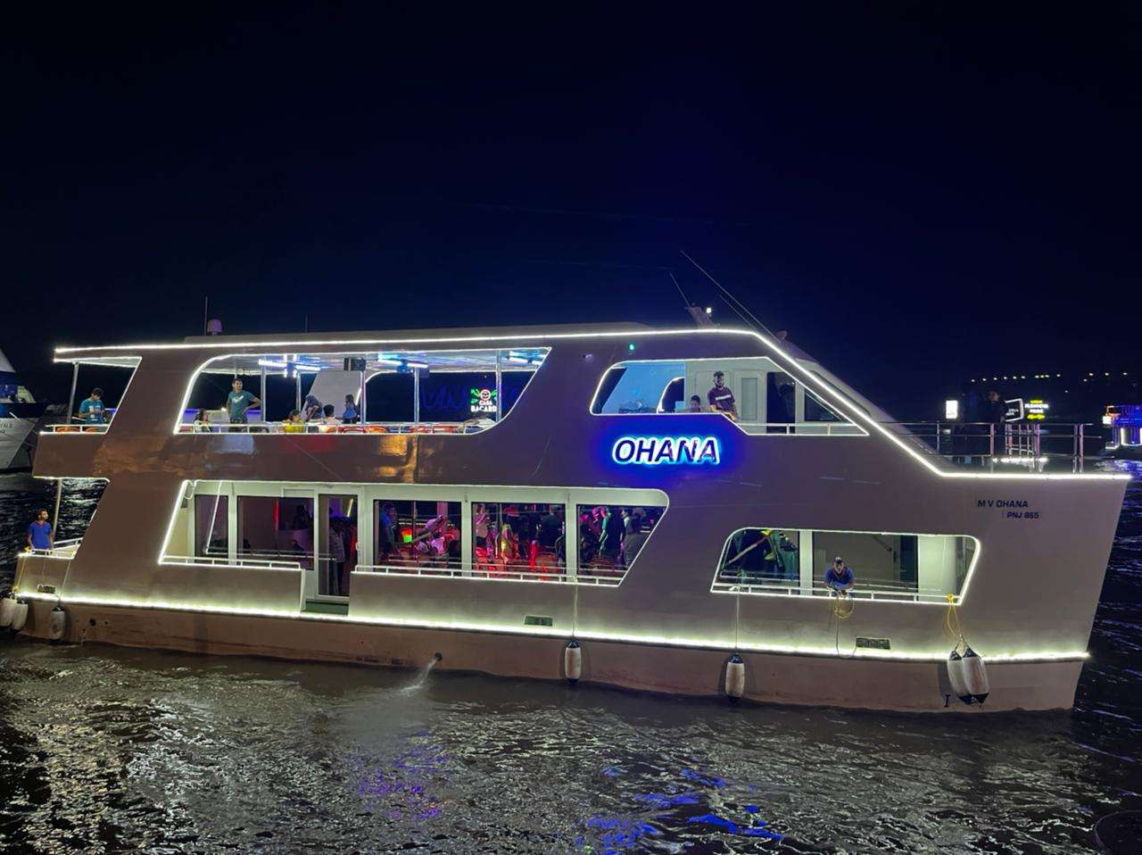 Floating Dine-in Party Cruise in Goa