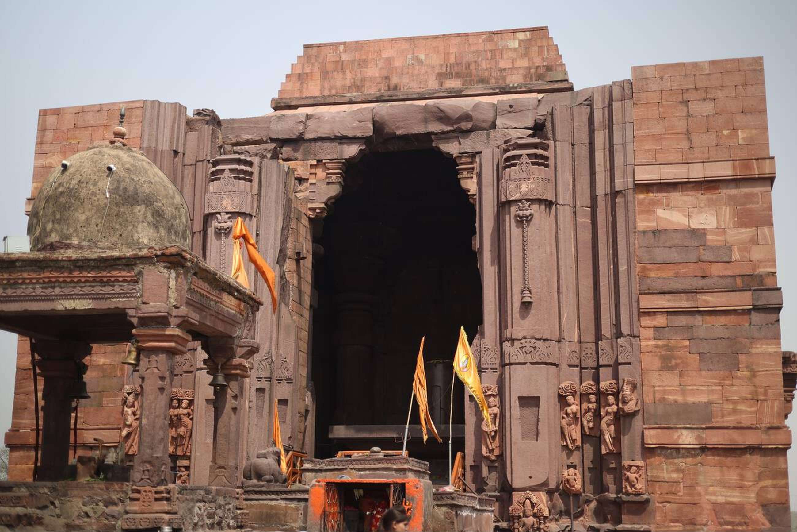  See Bhojeshwar Temple & Bhimbetka's heritage on 12-hour tour.