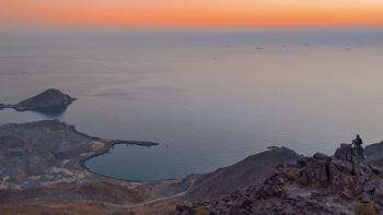 Gd1wp1hfpnsf4qj5xyliyth26w6l looking for the horizon