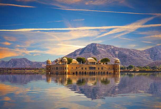 Gib4n2pql1miwaqqlfyrkc9cmxqi shutterstock 2504454667