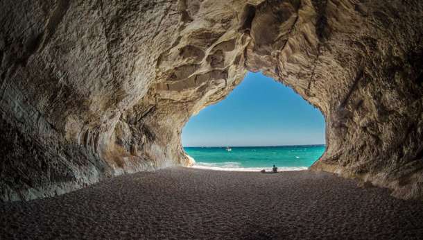 Unveil the secrets of the Limestone Caves, tucked away in Baratang’s lush wilderness