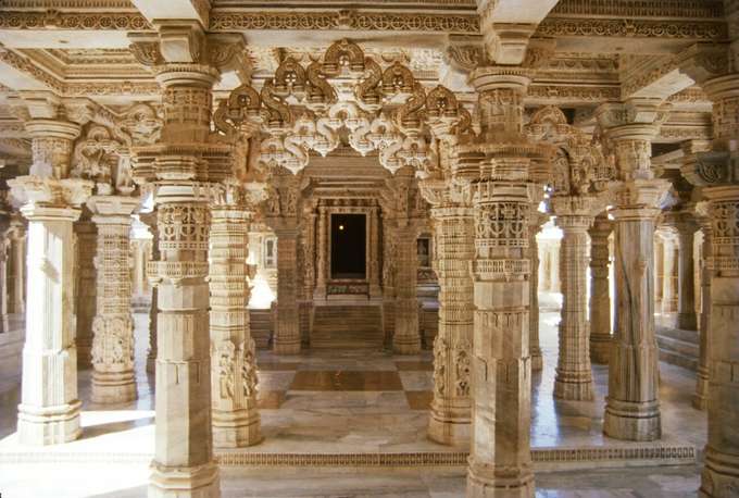 Visit Dilwara Jain Temple along with other attractions on a 12 hour tour