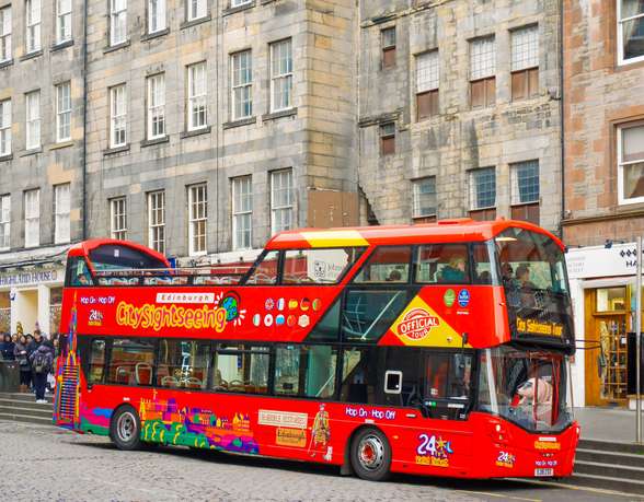 Plan an exciting trip to Edinburgh with your family with this amazing Hop-on Hop-off City Tour tickets