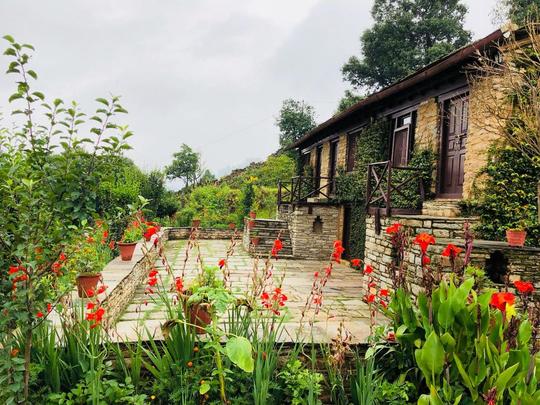 Kumaoni Estate Stay Overlooking Himalayas Image